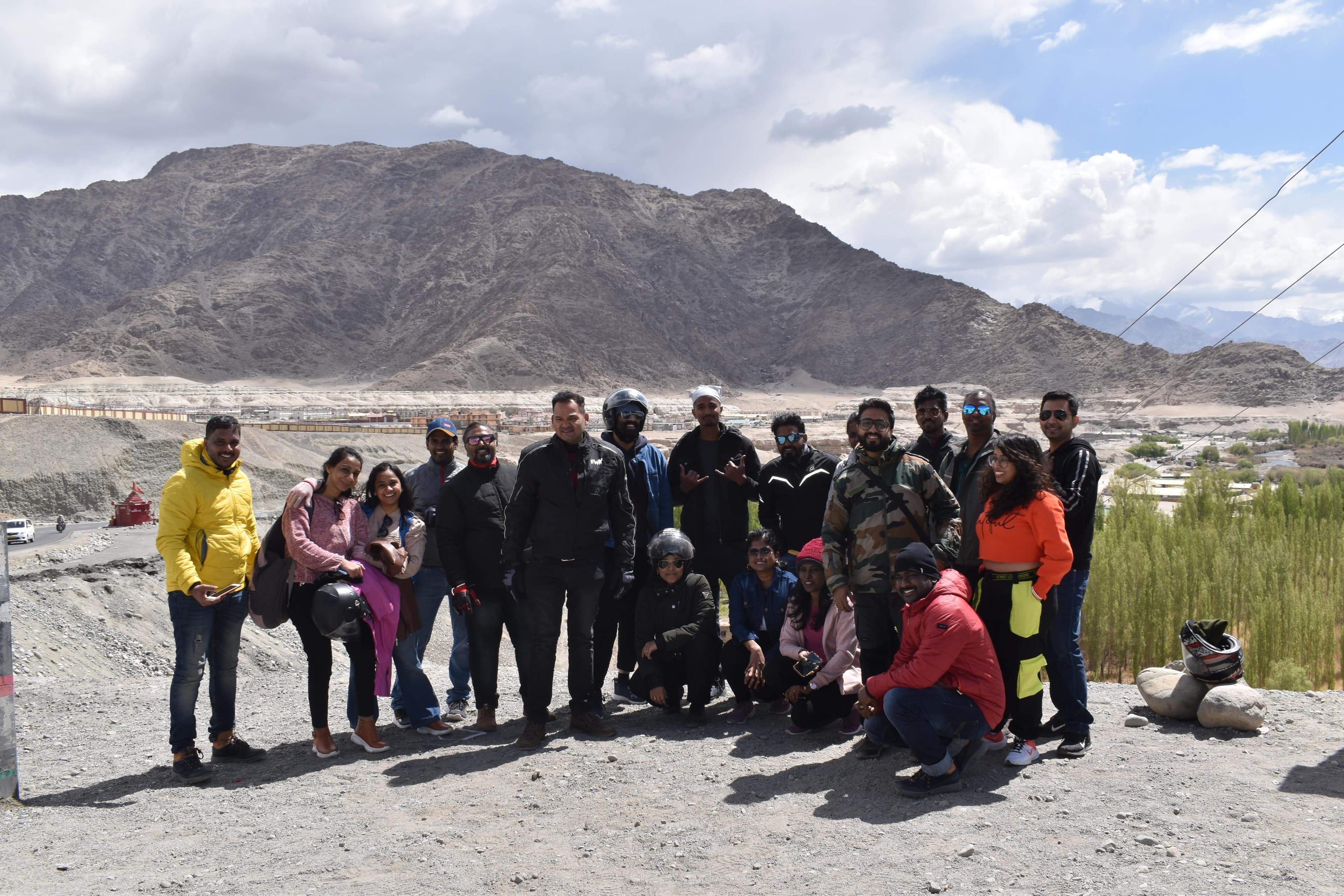 The Happy Crew - Team Spirit